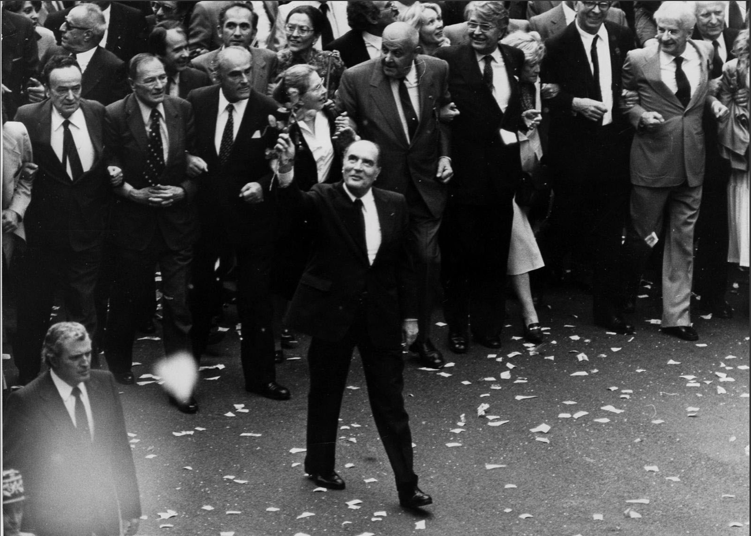 Lire la suite à propos de l’article MITTERAND ELU : LES BUTS IMMEDIATS DE LA BOURGEOISIE